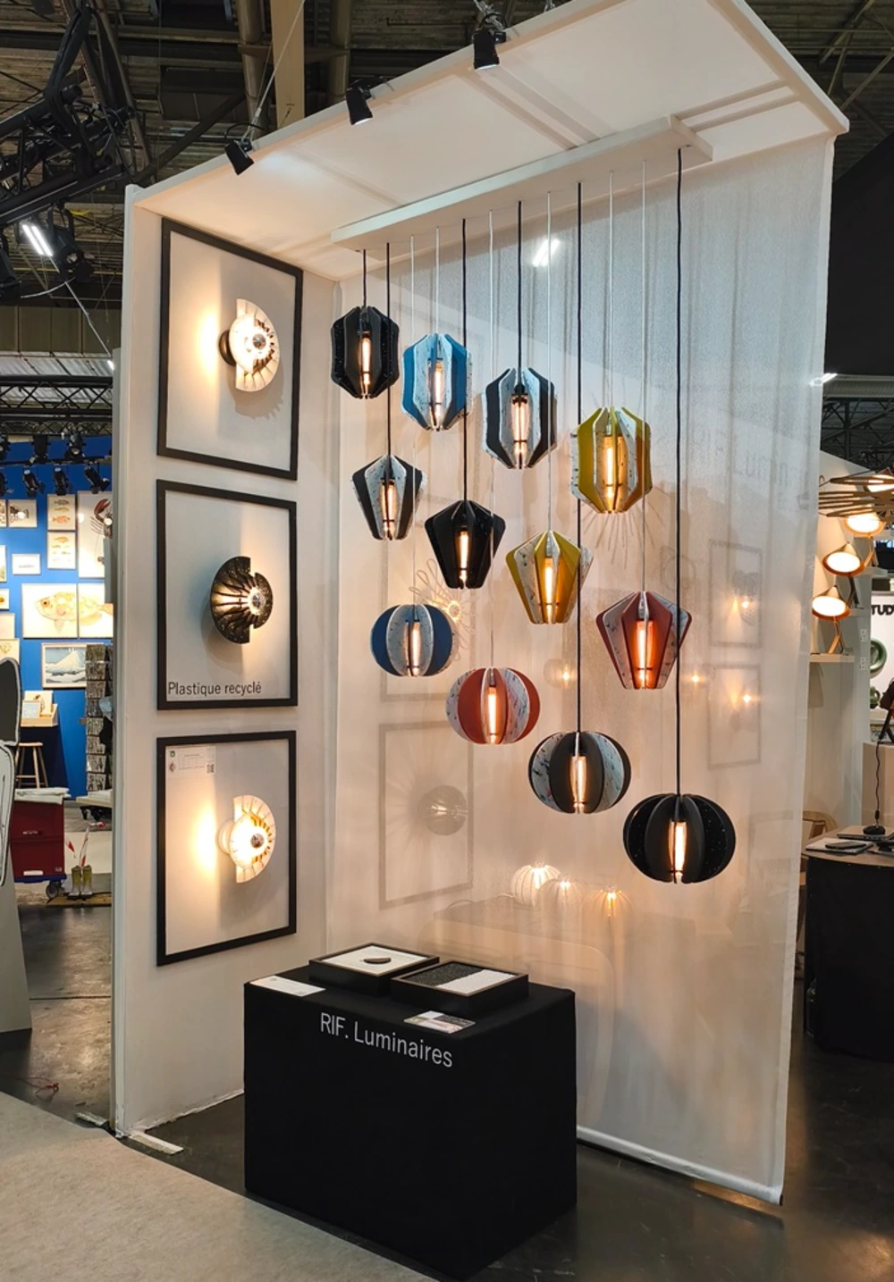 Lampe en plastique recyclé par RIF Luminaires