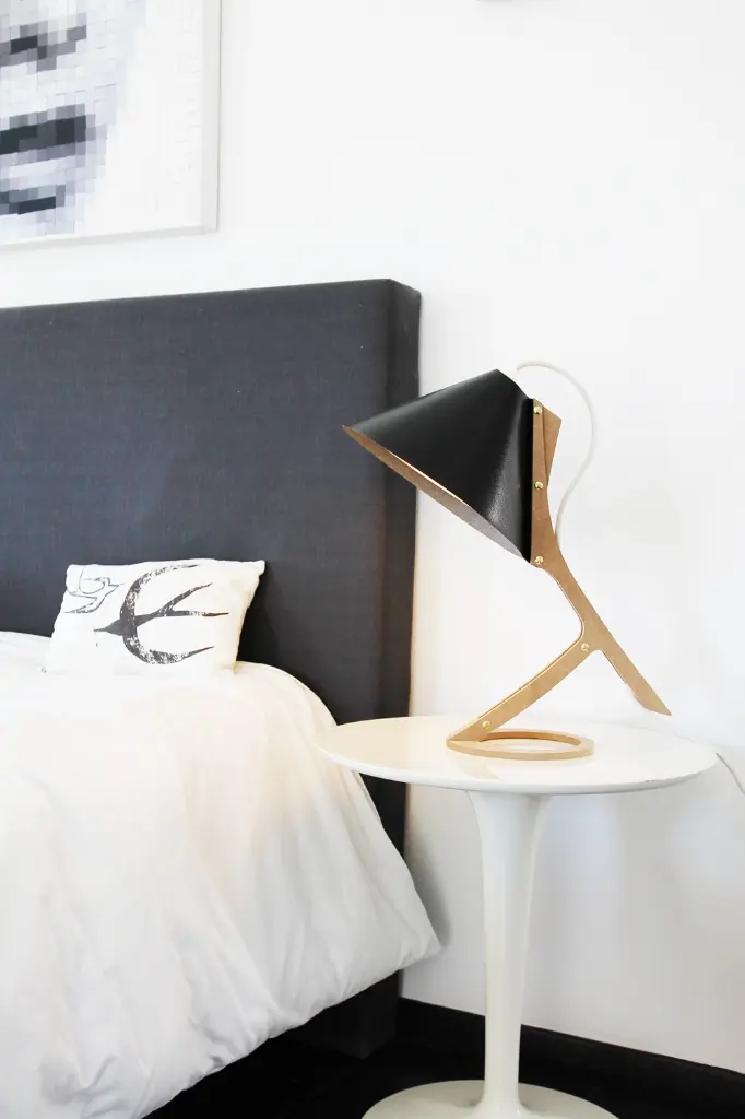 Silence a poser chambre brut black.webp