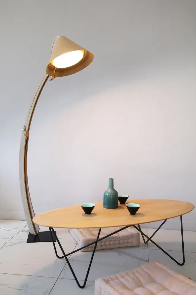 Silence lampadaire beige brut déplié_table basse.webp
